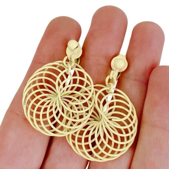 Vintage 1960s Earrings Mod Spiral Yellow Enameled Wire Clip On Mid Century - Picture 3 of 10
